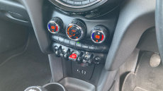 MINI Hatchback 1.5 Cooper D 3dr Diesel Hatchback